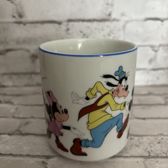 The Disney Store Mickey Minnie Goofy Donald Pluto Louie Ceramic Coffee Mug 8oz - Picture 2 of 7